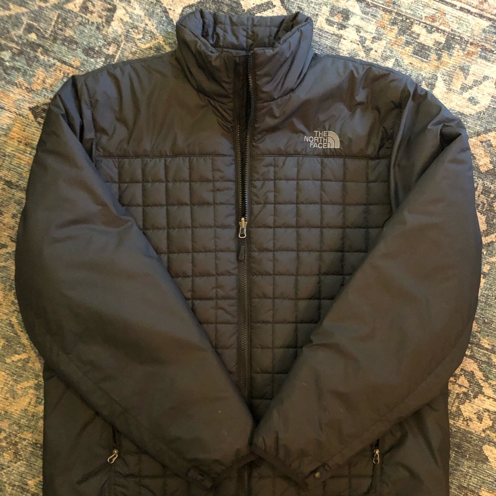 Like new - Men’s Northface Size L Puffer jacket